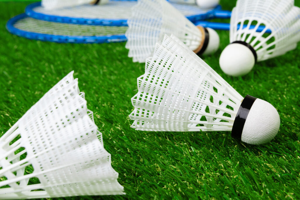 Der Unterschied zwischen Federball und Badminton erklärt 2 Unterschied Federball und Badminton